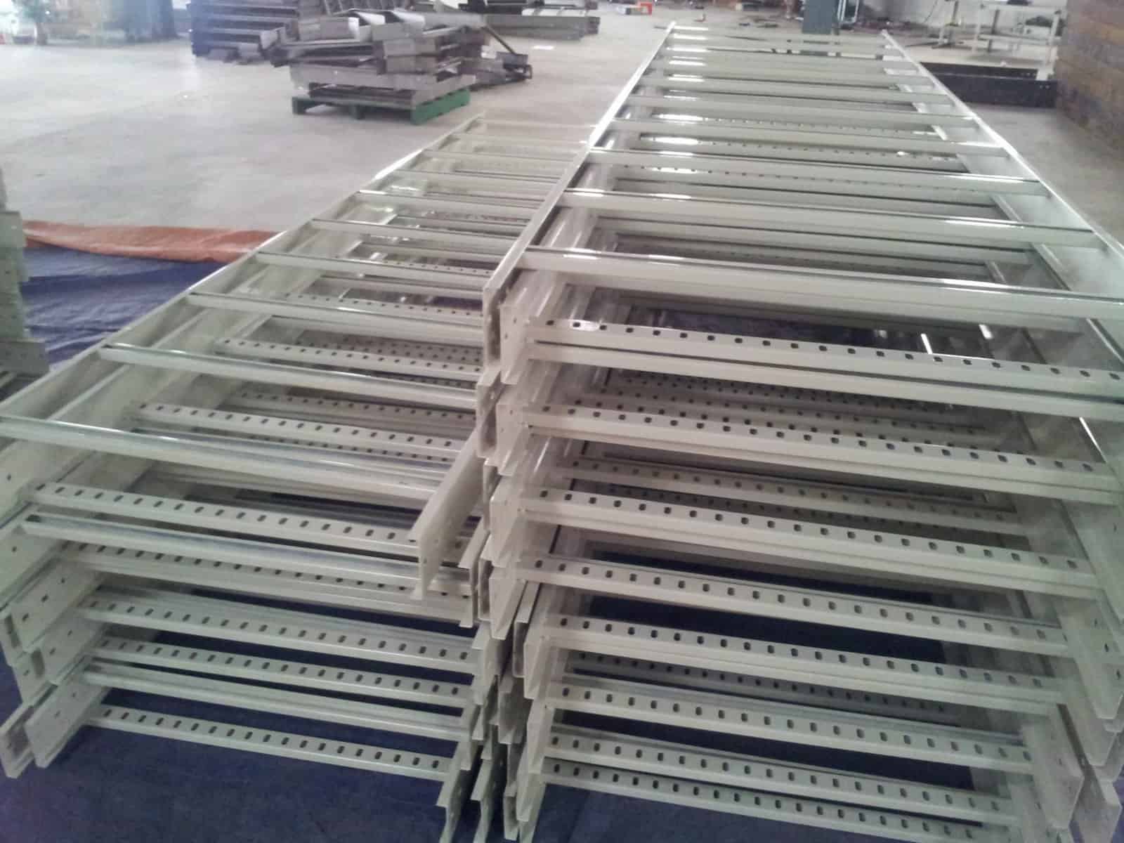 Thang cáp sơn tĩnh điện